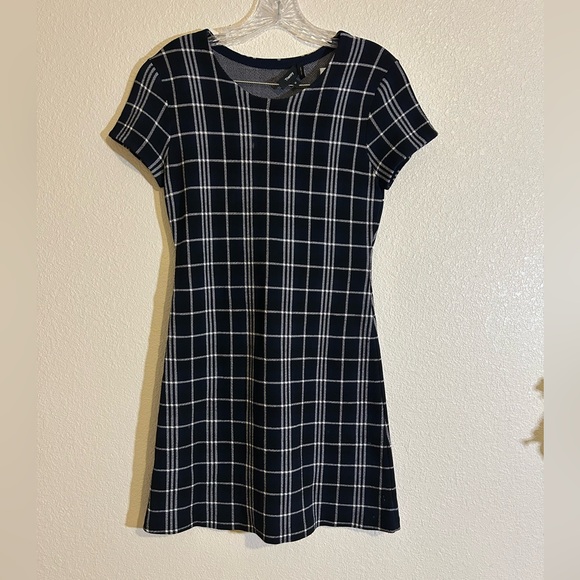 Theory Black Plaid Short-Sleeve Shift Dress - Picture 2 of 5